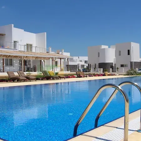 Caezar Beach Apartament Viktoriya شقة