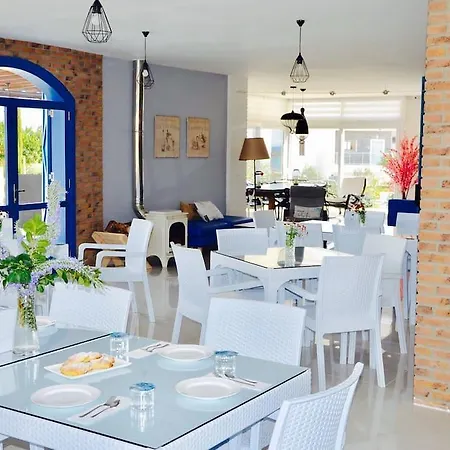 Caezar Beach Apartament Viktoriya *